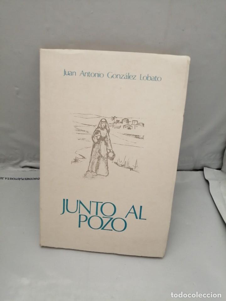 Libros de segunda mano: JUNTO AL POZO - Foto 1