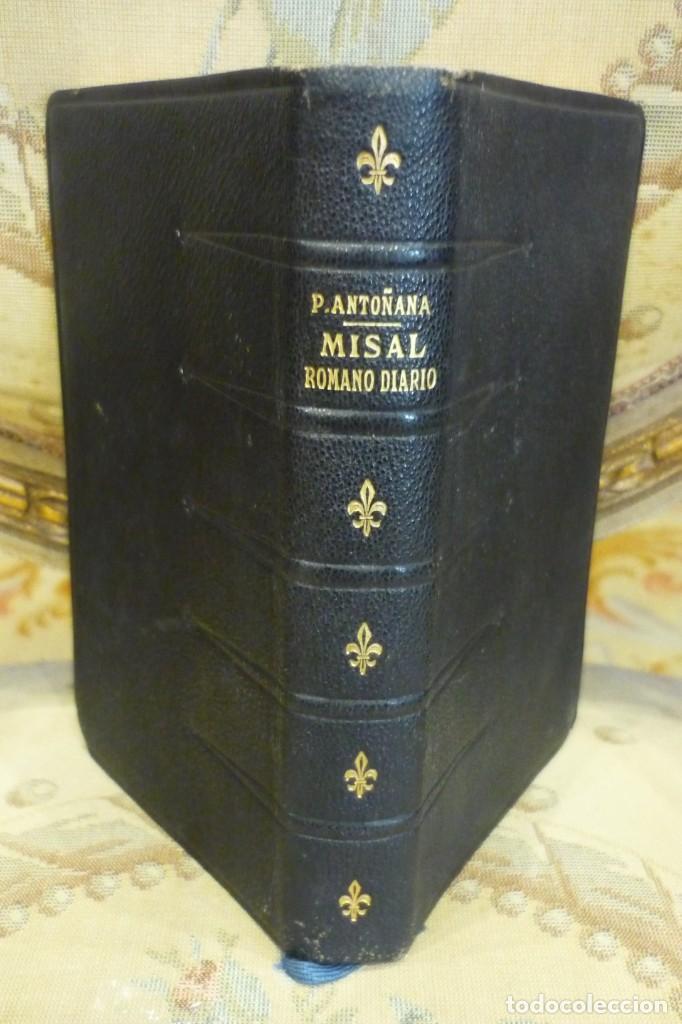 Libros de segunda mano: MISAL ROMANO DIARIO CON EL SANTORAL HISPANOAMERICANO SEGUIDO DE..., DE GREGORIO MART&Iacute;NEZ DE ANTO&Ntilde;ANA