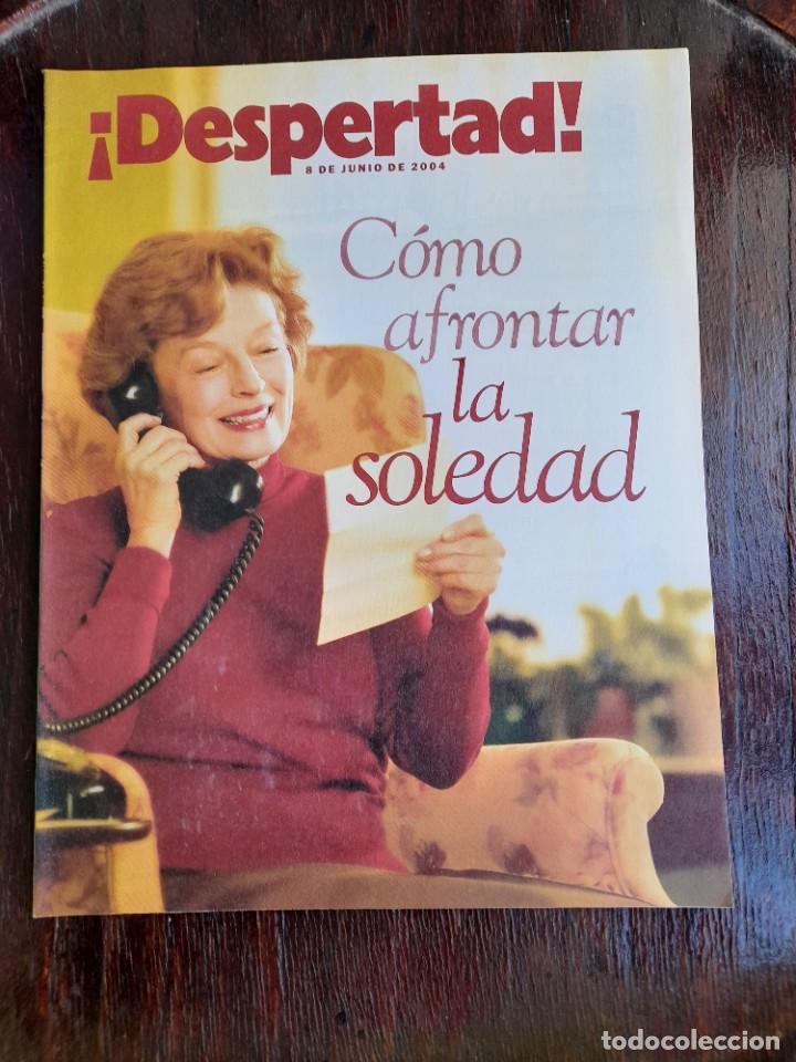 Libros de segunda mano: Despertar 8 de junio del 2004 Testigos de Jehov&aacute; - Foto 1