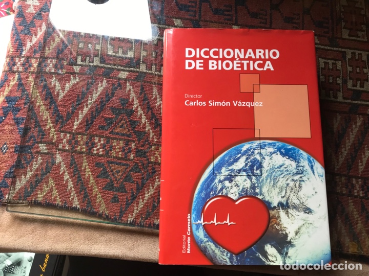 Libri di seconda mano: Diccionario de Bio&eacute;tica. Carlos Sim&oacute;n V&aacute;zquez. Montecarmelo