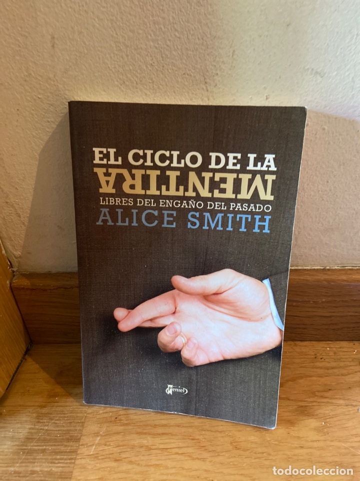 Libros de segunda mano: El ciclo de la mentira alice smith - Foto 1
