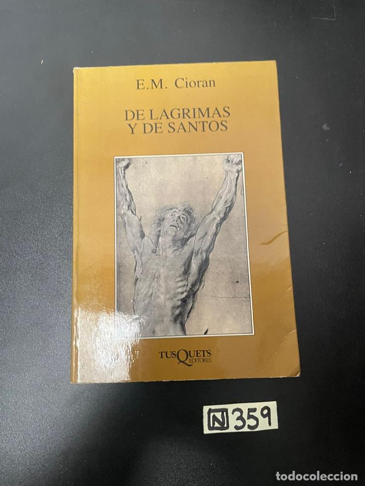Libros de segunda mano: De l&aacute;grimas y de Santos - Foto 1
