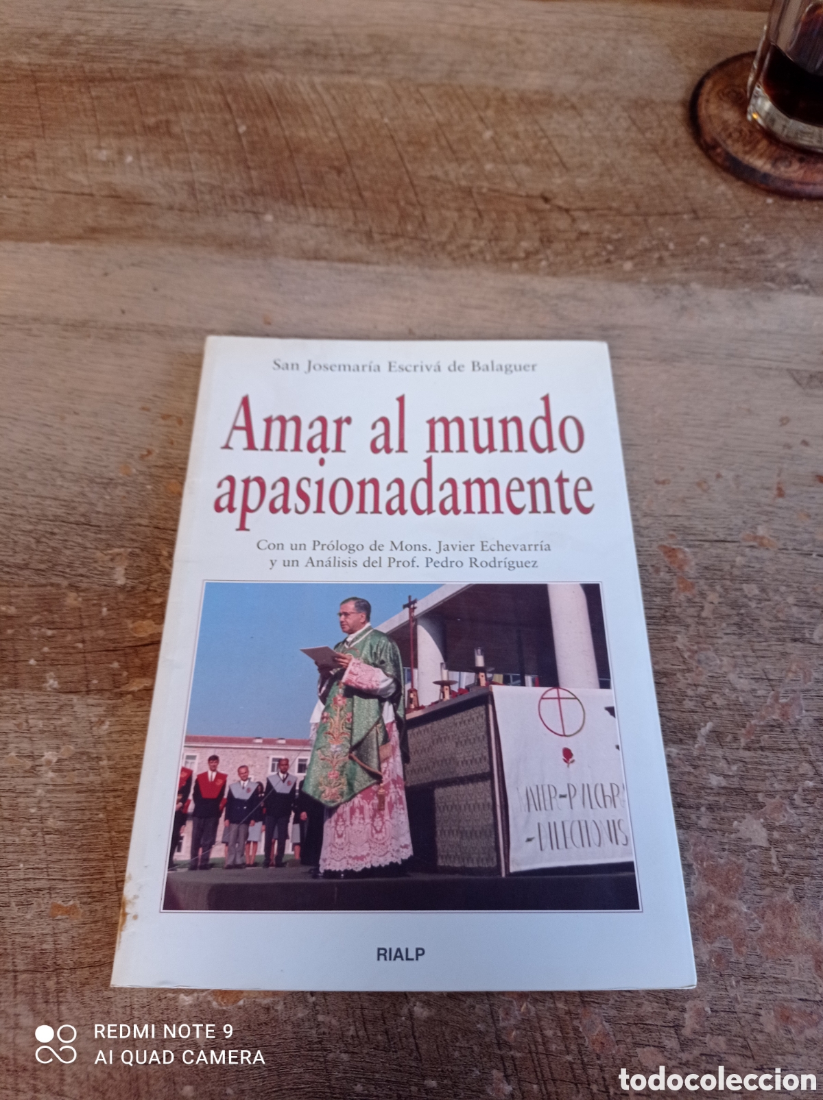 Libros de segunda mano: Libro amar al mundo apasionadamente - Foto 1
