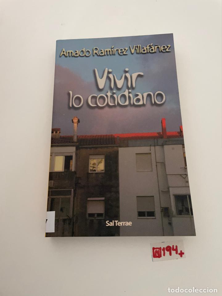 Libros de segunda mano: Vivir lo cotidiano - Foto 1