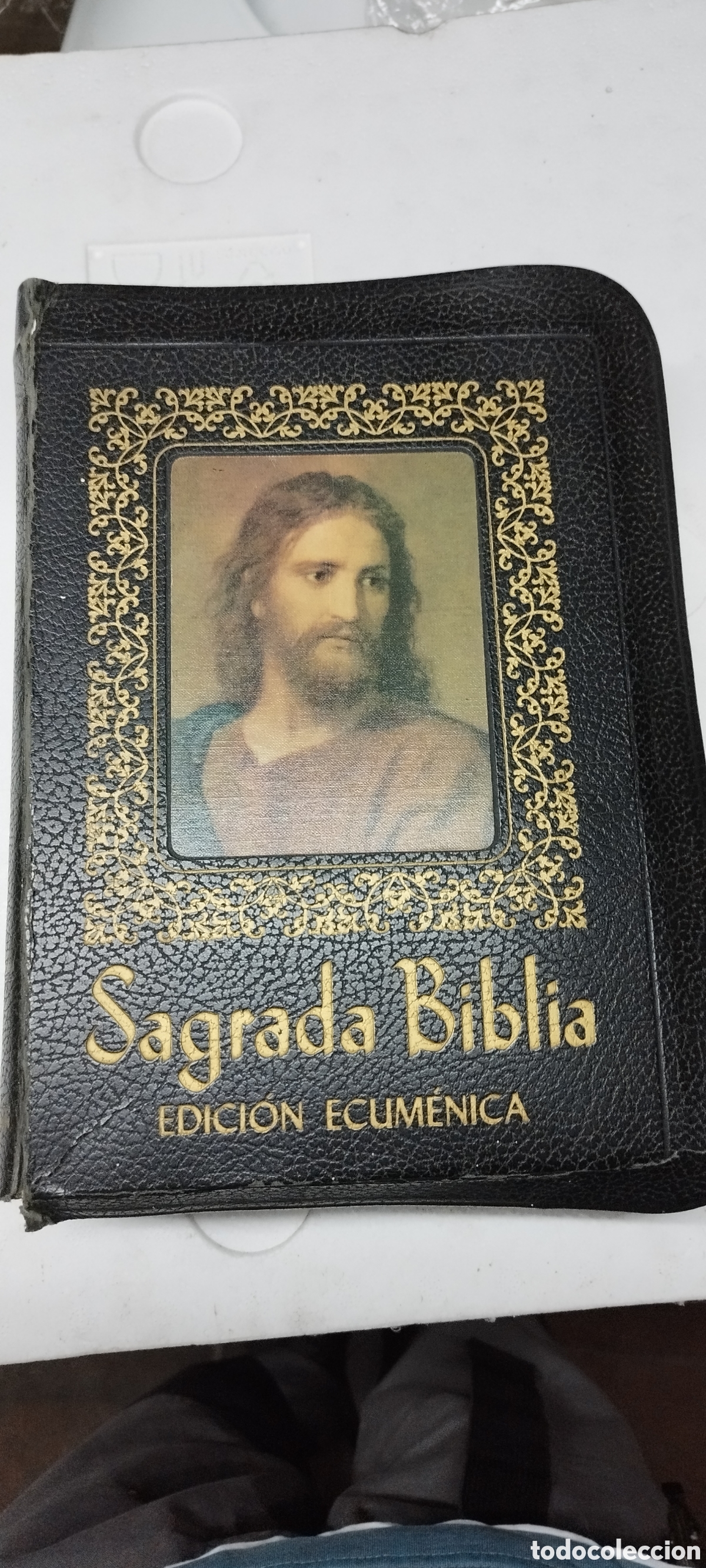 Libros de segunda mano: sagrada biblia ecumenica - Foto 1