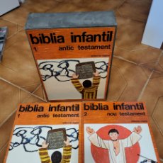 Libros de segunda mano: BIBLIA INFANTIL, EDITORIAL REGINA, 2 TOMOS CON ESTUCHE 1978 - , EN CATALÁN