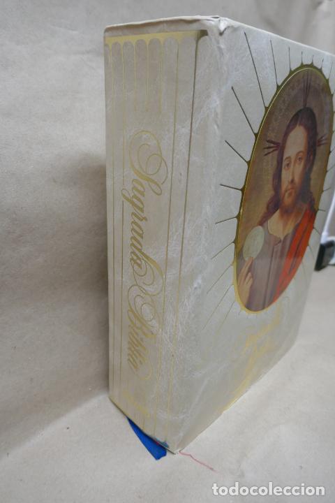 Libros de segunda mano: Sagrada Biblia - Editorial Oc&eacute;ano - Foto 4
