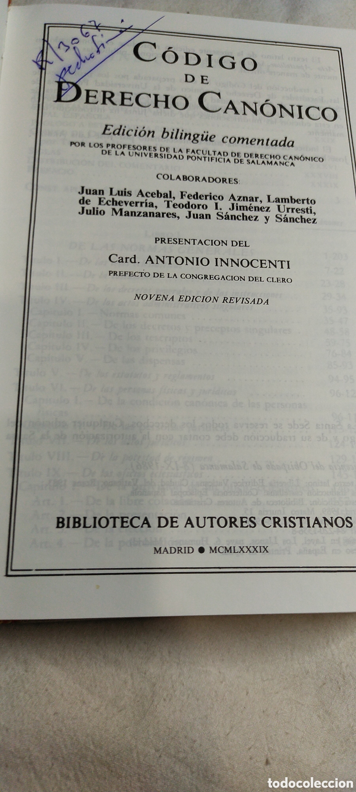 Libros de segunda mano: C&oacute;digo de derecho can&oacute;nico edici&oacute;n biling&uuml;e comentada. Bac - Foto 1