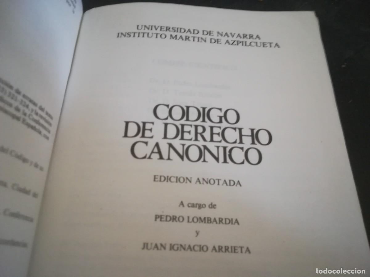 Libros de segunda mano: CODIGO DE DERECHO CANONICO / VVAA / CONS 691 / EUNSA - Foto 4