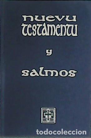 Libros de segunda mano: Nuevu testamentu y Salmos (en asturiano) - Foto 1