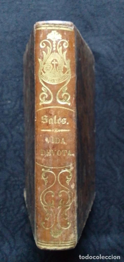 Libros de segunda mano: Libro Sales Vida Devota 1849 - Foto 1