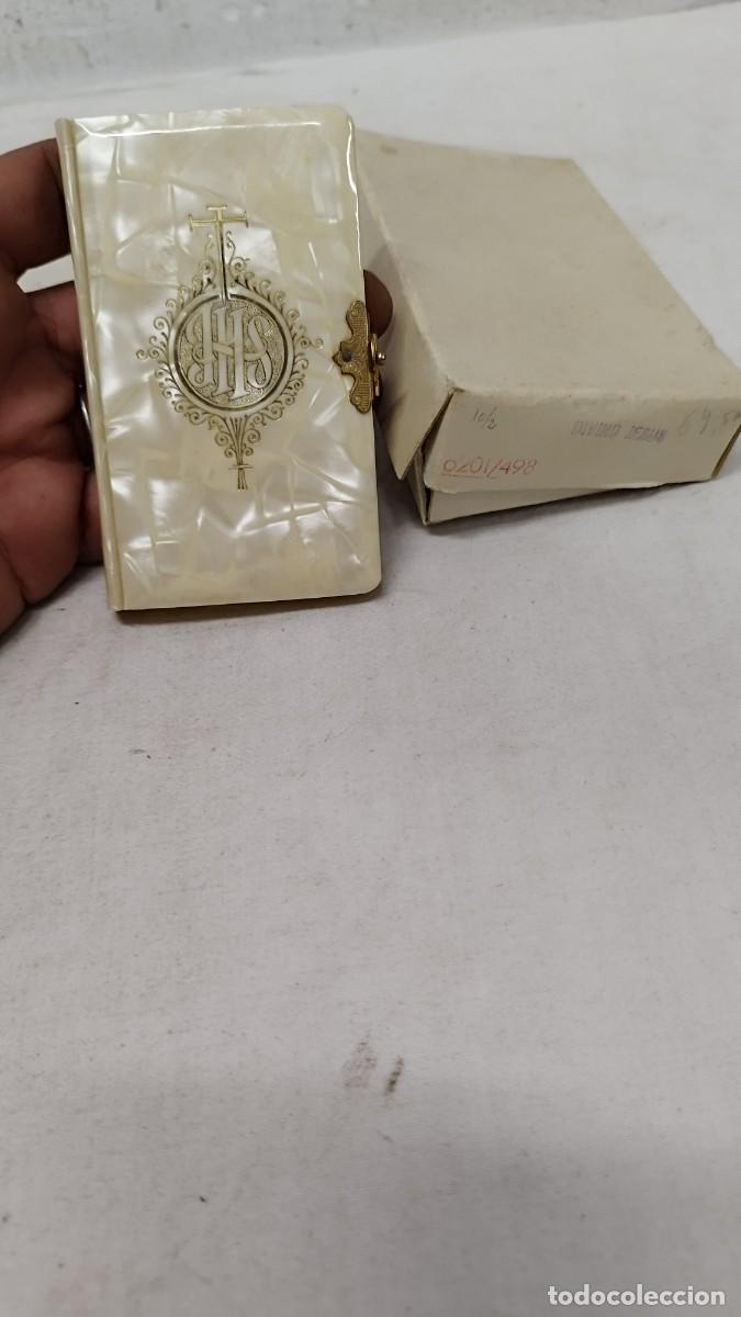 Libros de segunda mano: Antiguo libro mi primera comuni&oacute;n,en su caja.Religioso devocionario 1951