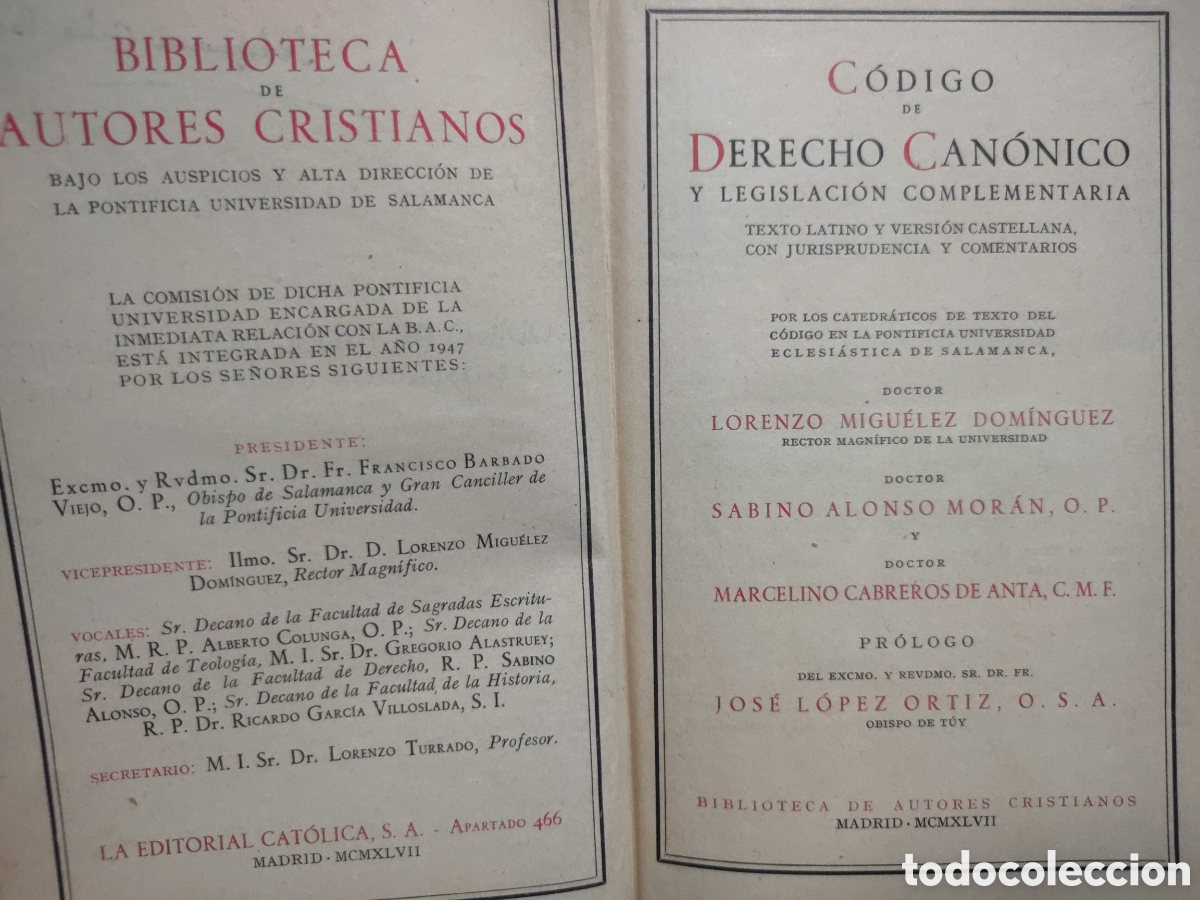 Libros de segunda mano: C&oacute;digo de derecho Can&oacute;nico biling&uuml;e y comentado - Foto 2