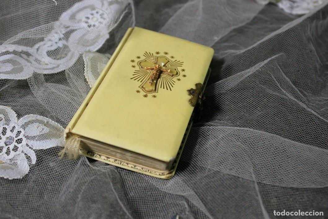 Libros de segunda mano: Antiguo Misal para ni&ntilde;os, &rdquo; Jes&uacute;s Divino&rdquo;, Libro cristiano, Libro oraci&oacute;n, Libro miniatura religi&oacute;n