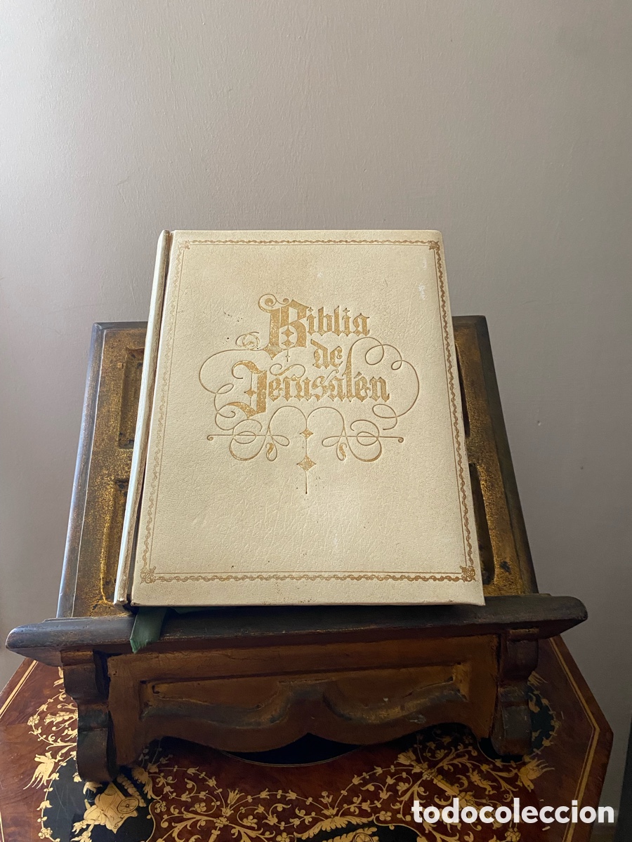 Libri di seconda mano: Biblia de Jerusal&eacute;n Ilustrada 1975 + Atril antiguo dorado - Edici&oacute;n ASURI de lujo