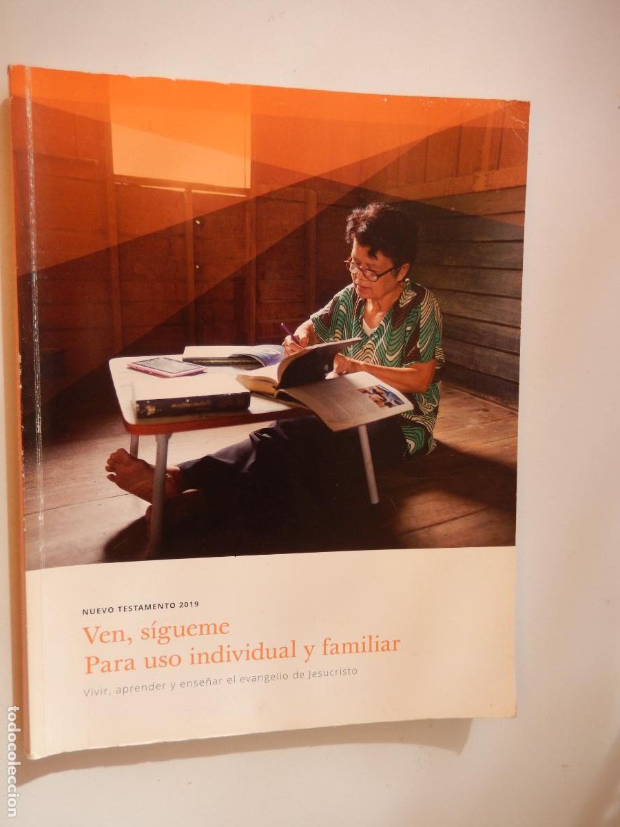 Libri di seconda mano: VEN, S&Iacute;GUEME - PARA USO INDIVIDUAL Y FAMILIAR - NUEVO TESTAMENTO 2019.