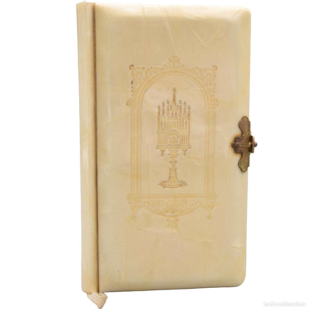 Libros de segunda mano: Libro devocionario para comuni&oacute;n 1951