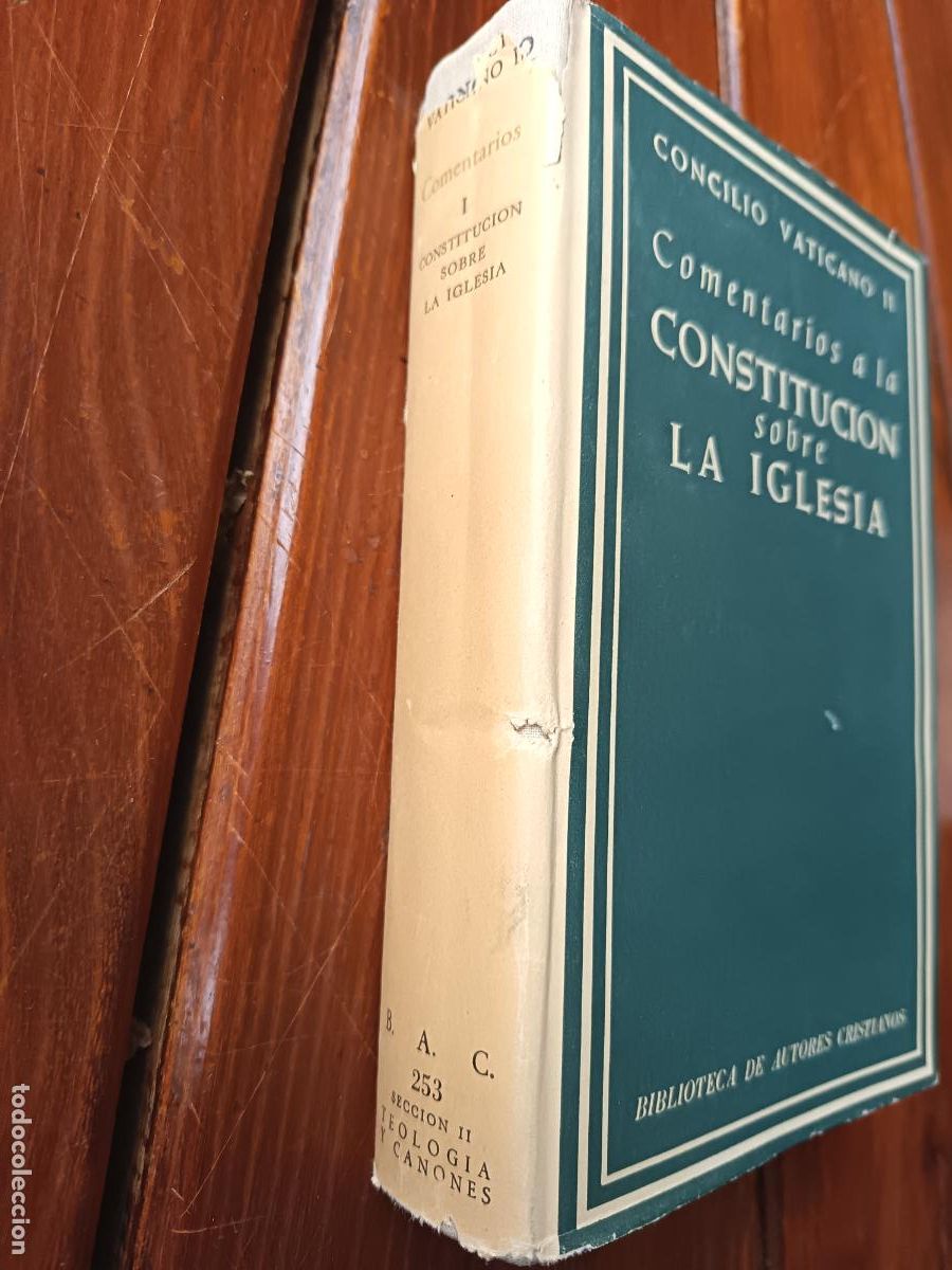Gebrauchte B&uuml;cher: COMENTARIOS A LA CONSTITUCION SOBRE LA IGLESIA. BAC, 1966. 1124 PP