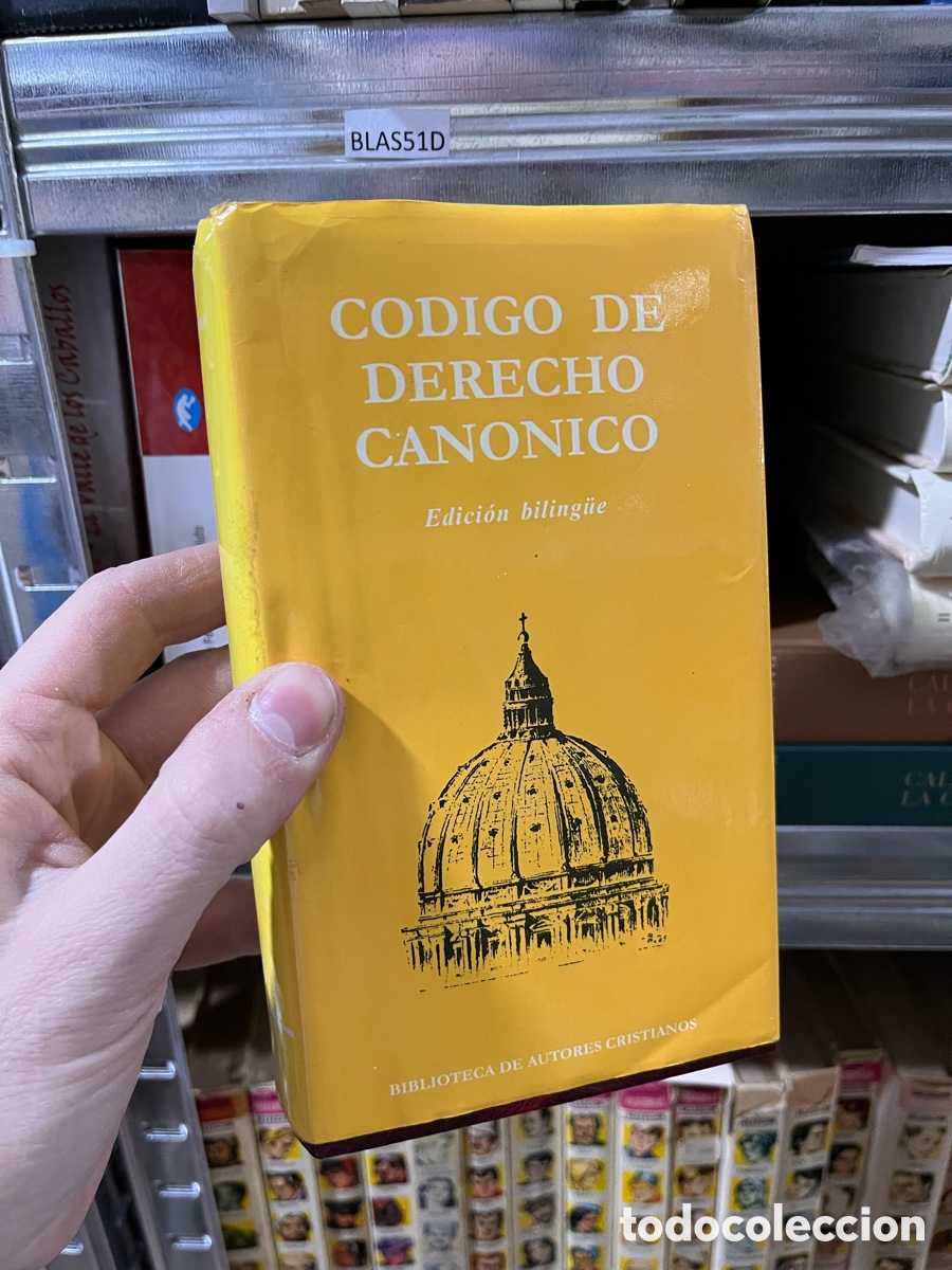 Libros de segunda mano: BLAS51D CODIGO DE DERECHO CANONICO Edici&oacute;n biling&uuml;e - Foto 1