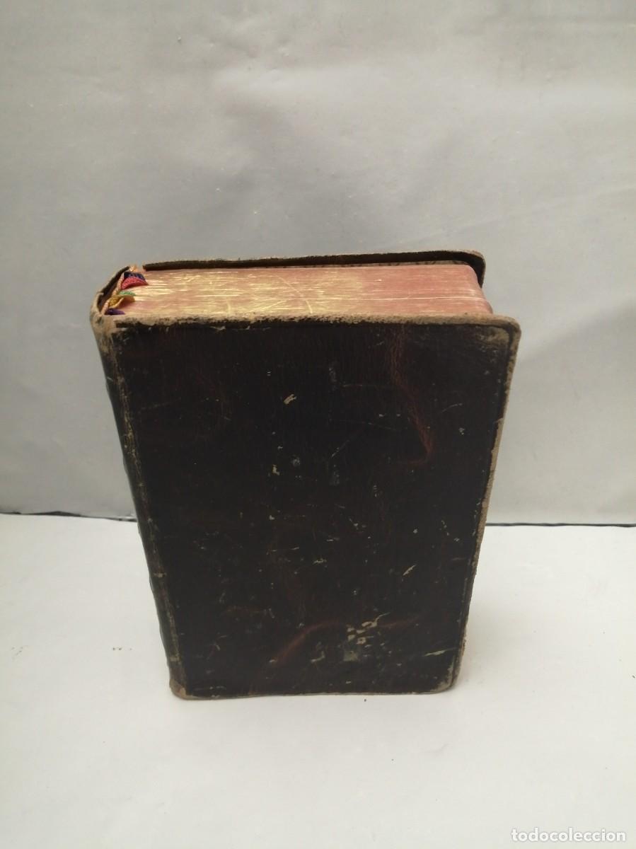 Libros de segunda mano: Misal diario latino-espa&ntilde;ol y devocionario (17 edici&oacute;n 1961)