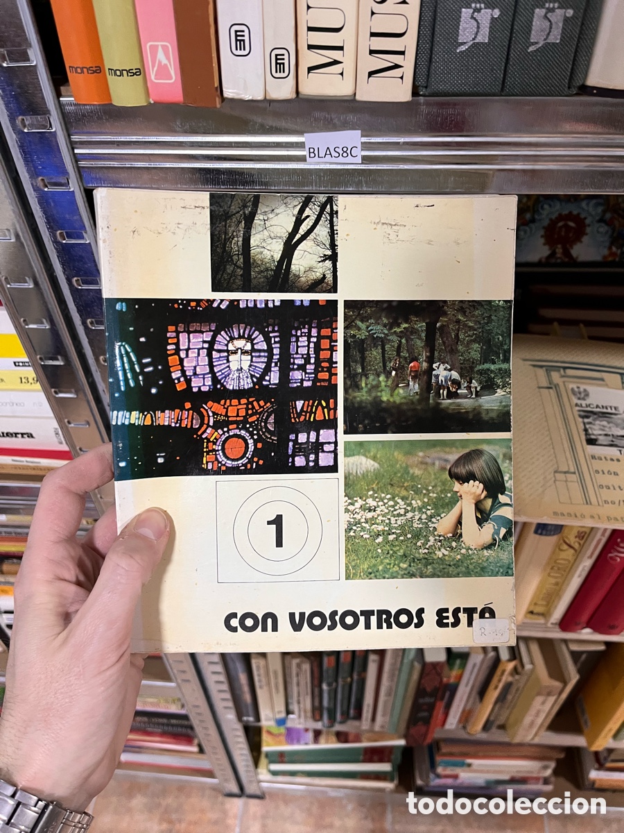 Libros de segunda mano: Blas8C con vosotros est&aacute;, libro de texto religi&oacute;n 1