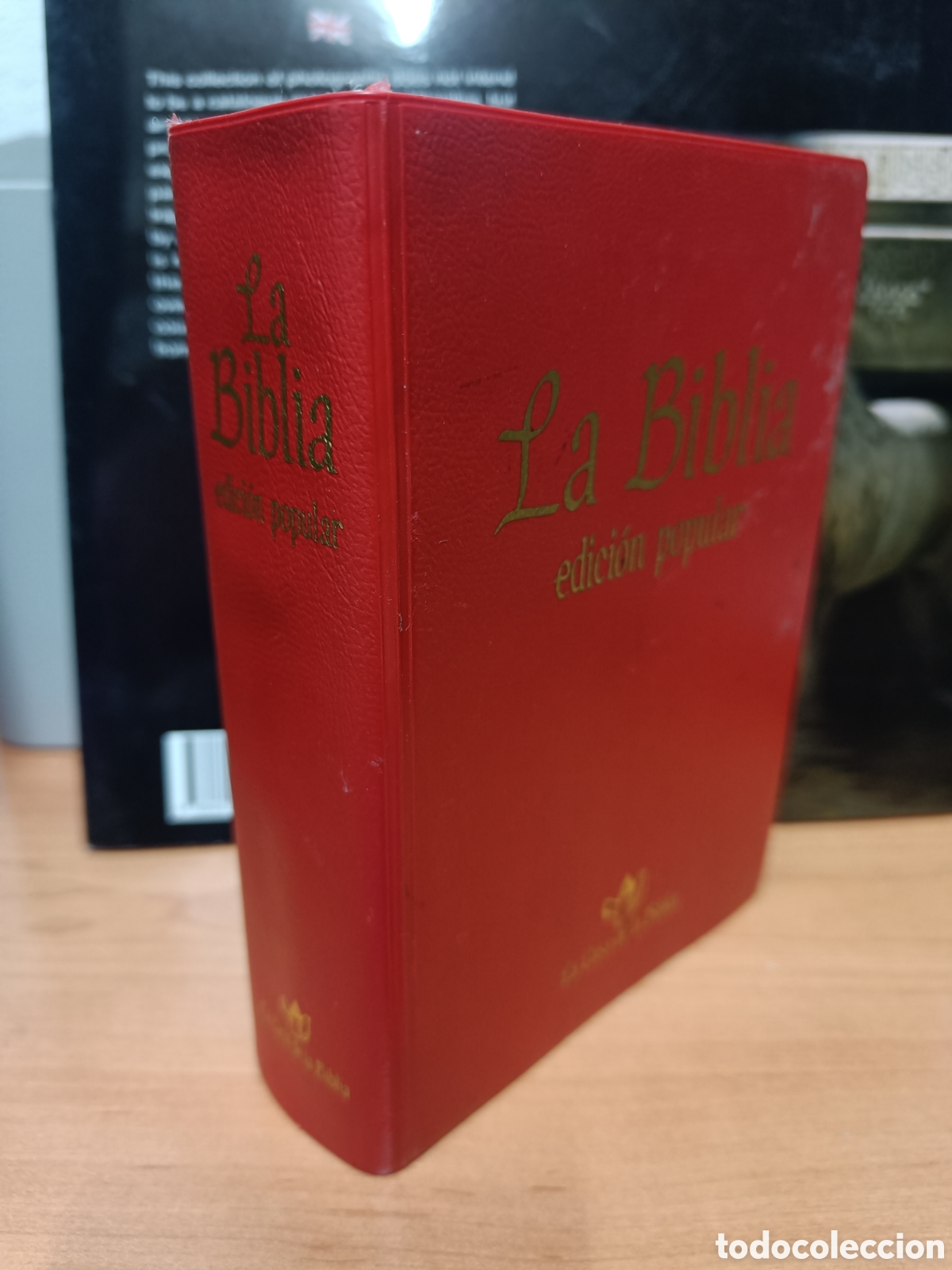 Libros de segunda mano: LA BIBLIA. EDICI&Oacute;N POPULAR. LA CASA DE LA BIBLIA.