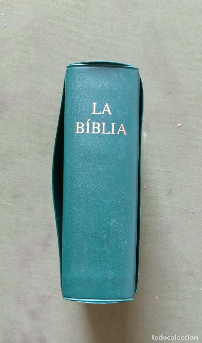 Libros de segunda mano: LA B&Iacute;BLIA. VERSI&Oacute; DELS TEXTOS ORIGINALS PELS MONJOS DE MONTSERRAT - CASAL I VALL - 1992 - D20