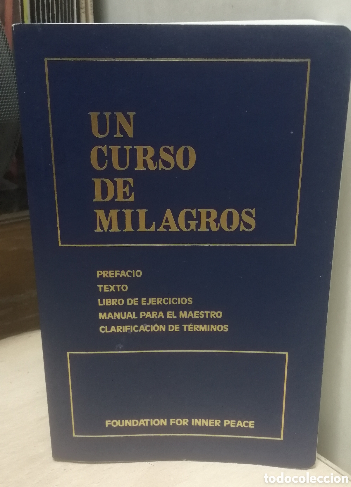 Libros de segunda mano: Un curso de milagros Incluye : Prefacio. Texto. Libro de ejercicios, Manual para el maestro.