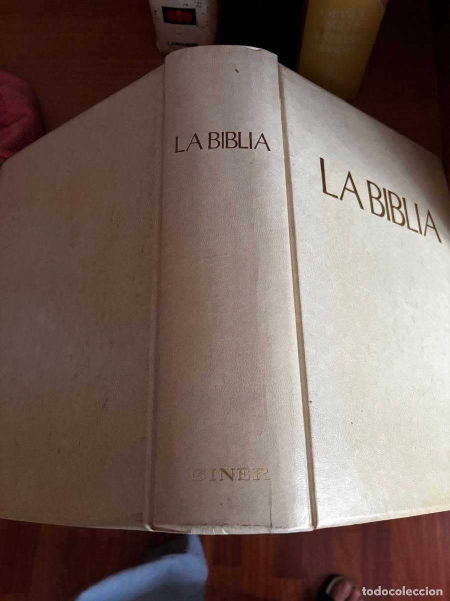 Libros de segunda mano: Biblia pr&aacute;cticamente nueva - Foto 2