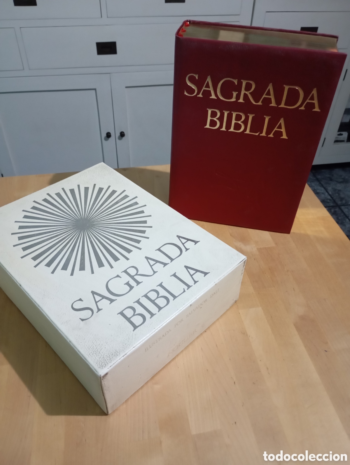 Libros de segunda mano: Sagrada Biblia Ilustraciones Salvador Dal&iacute; Editorial Noguera 1973 con Estuche # Sagradas Escrituras