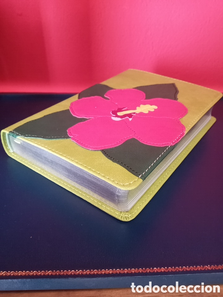 Libros de segunda mano: BONITA BIBLIA DE BOLSILLO CANTOS PLATEADOS..NUEVA