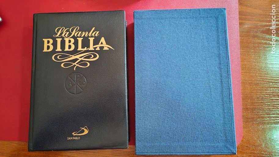 Libros de segunda mano: SANTA BIBLIA -EDICIONES SAN PABLO. CON FUNDA PROTECTORA - SIMIL PIEL