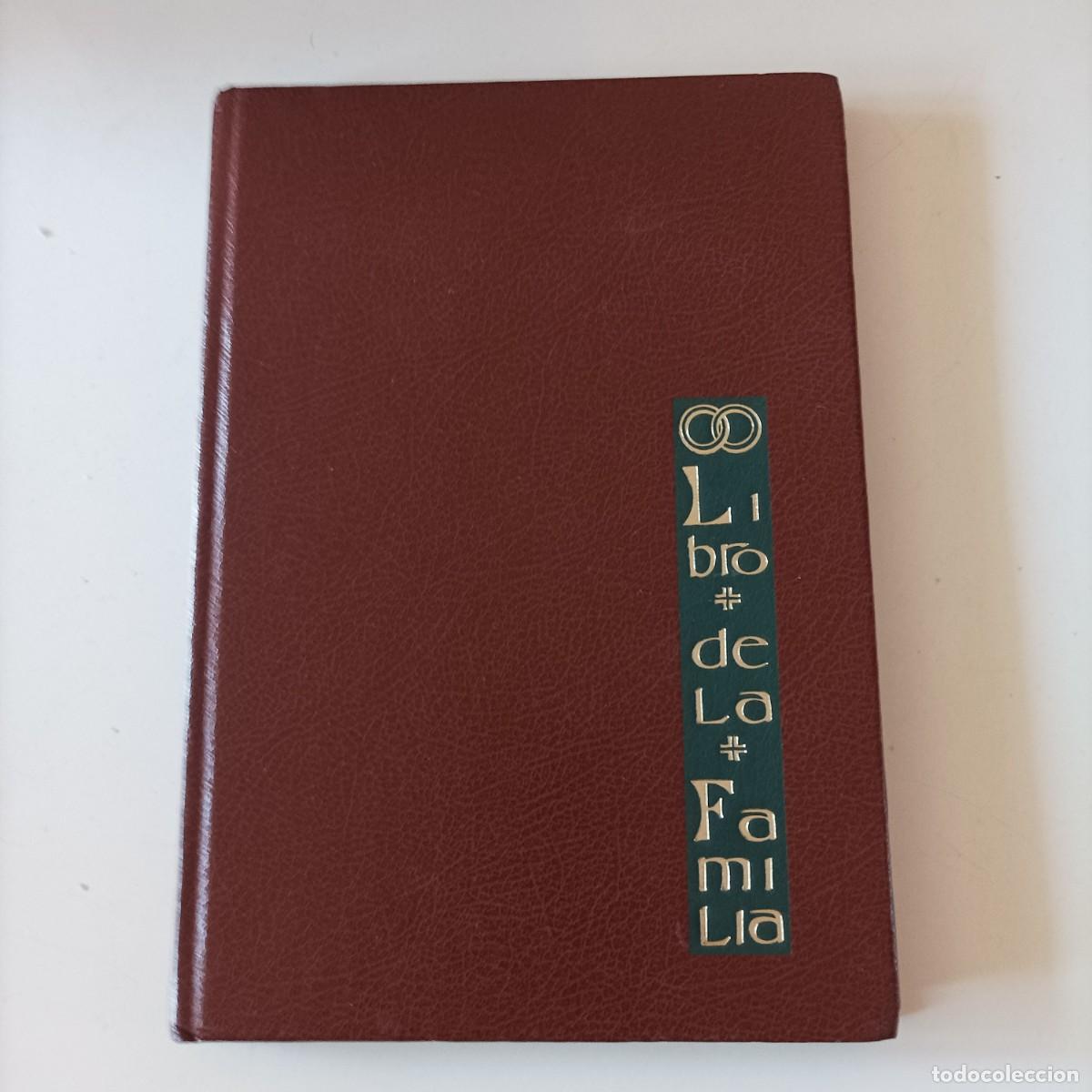 Libros de segunda mano: LIBRO RELIGIOSO NUESTRO LIBRO DE FAMILIA ED REGINA 1966 BARCELONA