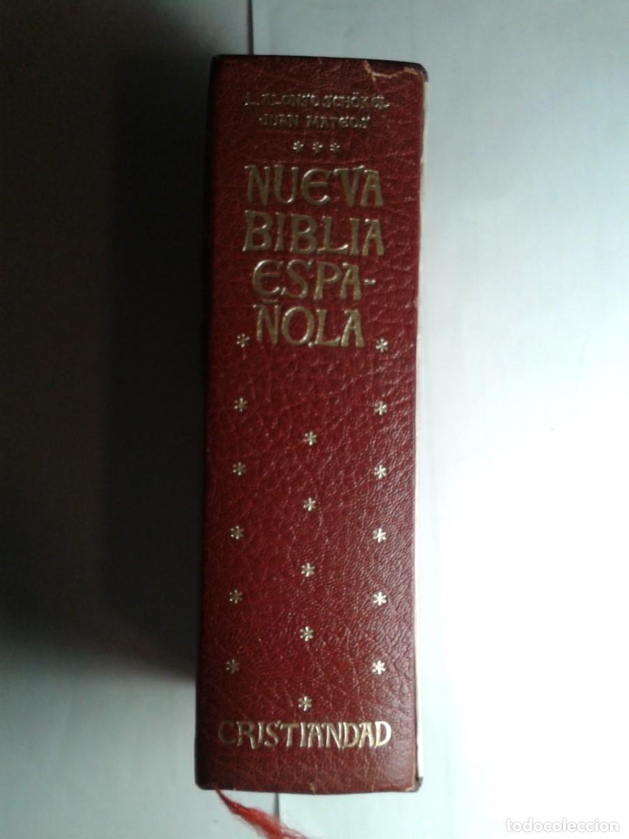 Libri di seconda mano: NUEVA BIBLIA ESPA&Ntilde;OLA 1975 TRADUCCI&Oacute;N POR LUIS ALONSO SCH&Ouml;KEL / JUAN MATEOS 1&ordf; EDICI&Oacute;N CRISTIANDAD