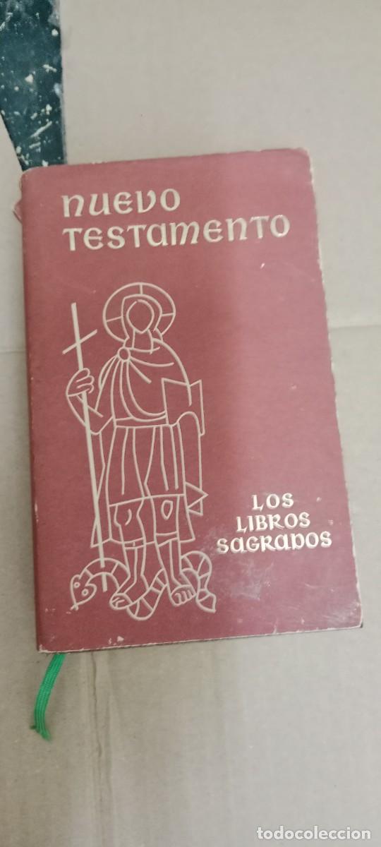 Libros de segunda mano: NUEVOS TESTAMENTOS LOS LIBROS SAGRADOS RELIGION LIBRO CC-MAZ