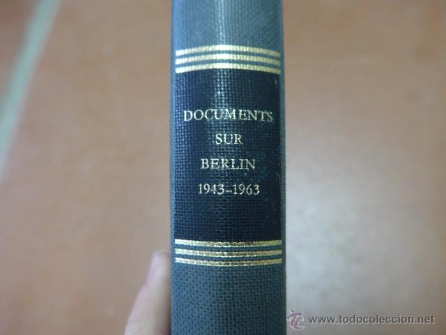 Libros de segunda mano: Antiguo libro en frances: Documents sur berlin 1943 - 63 - Foto 1