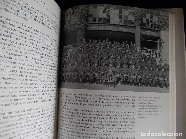 Libros de segunda mano: A PEOPLES&acute;S WAR PETER LEWIS - Foto 2