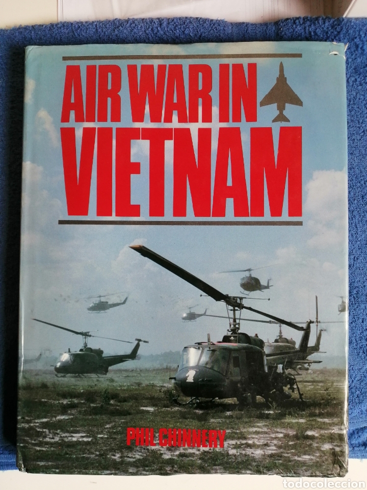 Libros de segunda mano: Libro sobre la Guerra Aerea en Vietnam - Foto 1
