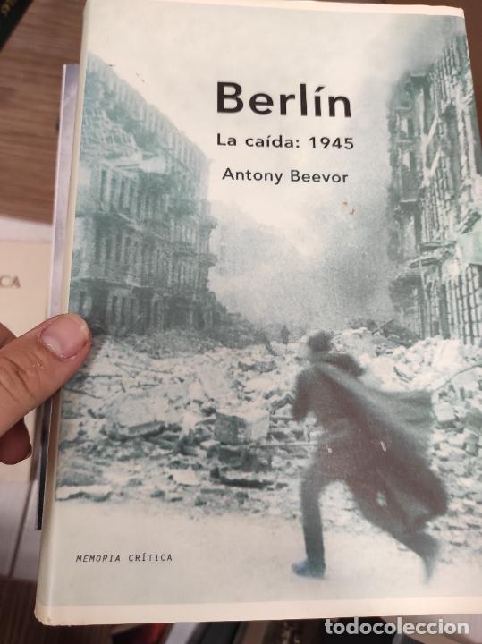 Libros de segunda mano: Berlin: la ca&iacute;da 1945 Antony Beevor - Foto 1