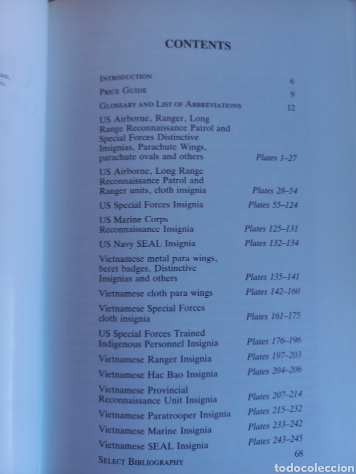 Libros de segunda mano: Libro sobre las Insignias de los Ejercitos de la Guerra de Vietnam - Foto 2