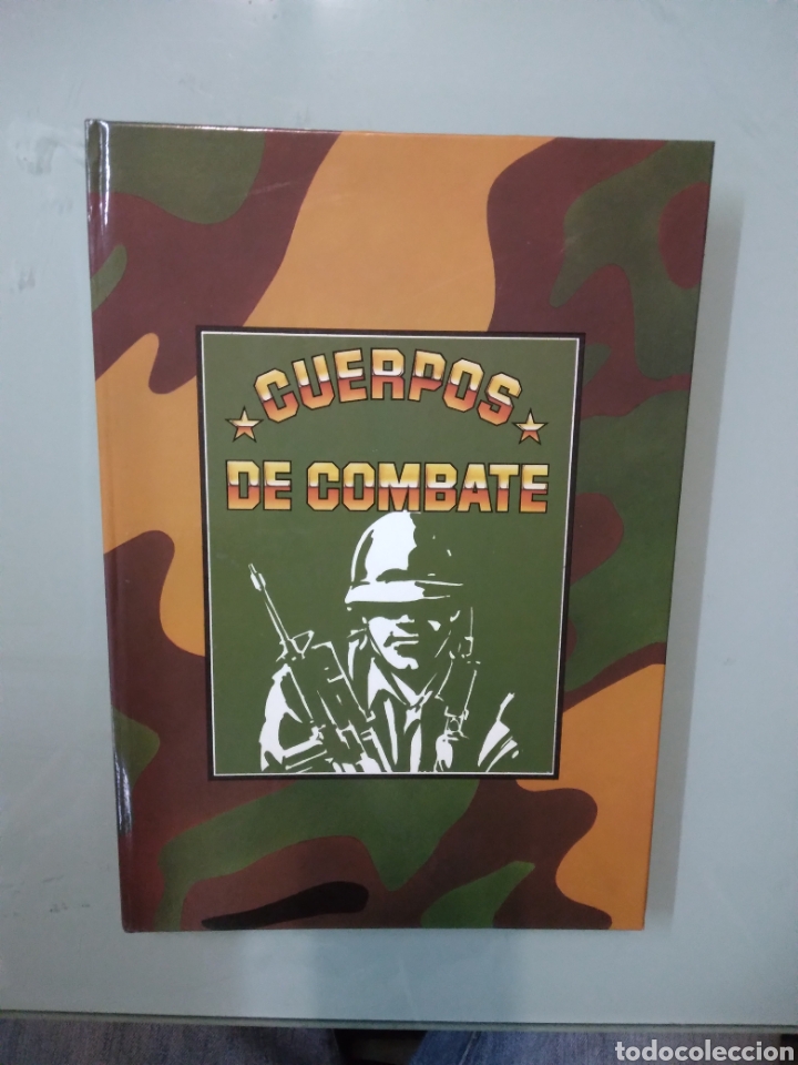 Libros de segunda mano: Cuerpos de Combate, - Foto 1