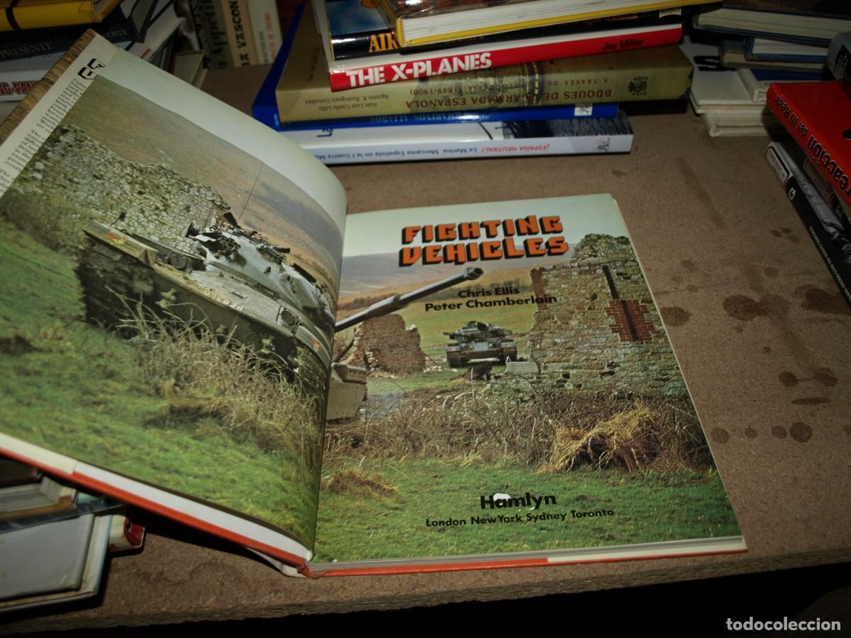 Libros de segunda mano: Chris Ellis, Fighting vehicles, - Foto 2