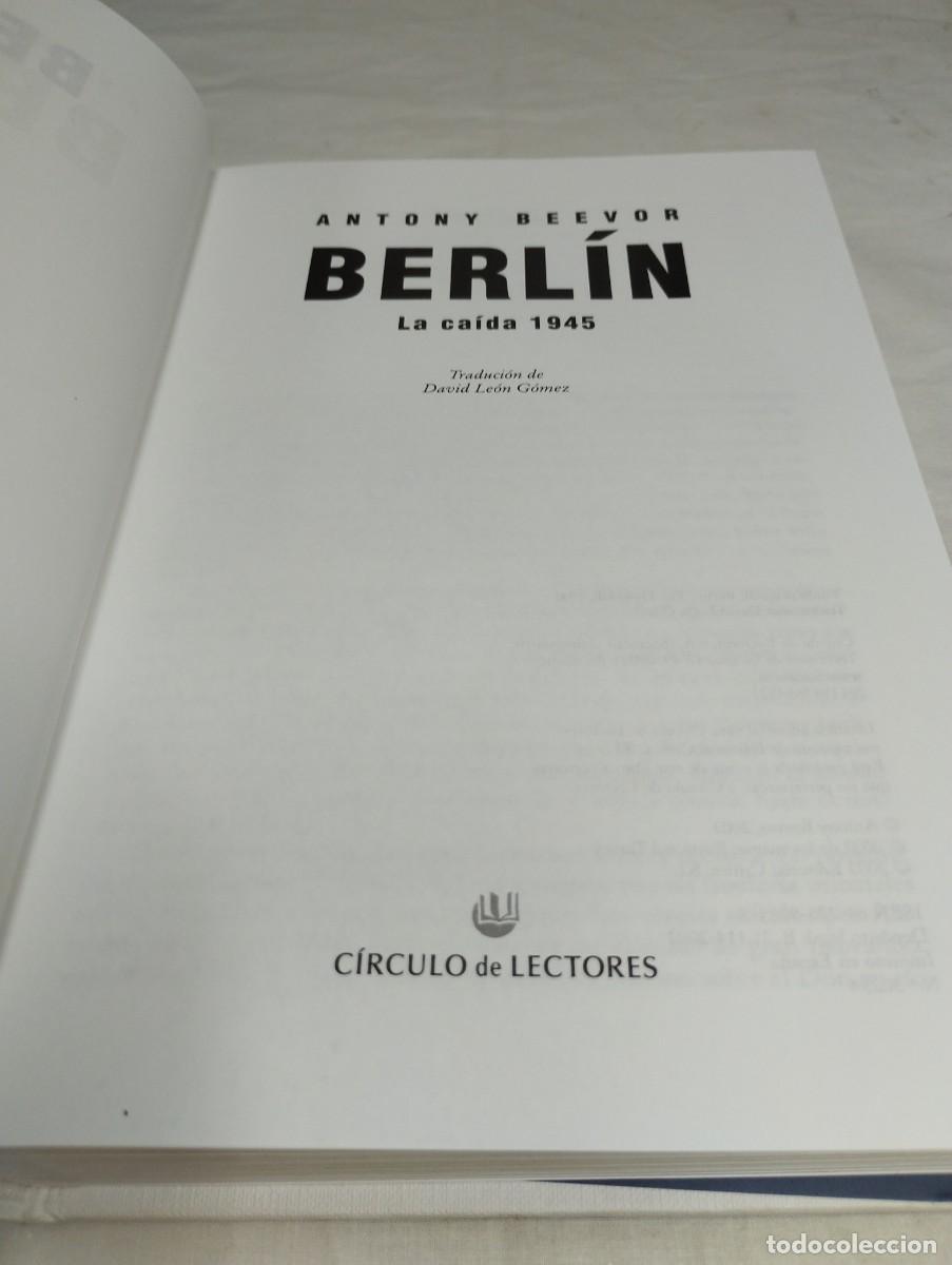 Libros de segunda mano: Berl&iacute;n, la ca&iacute;da 1945. Antony Beevor, 2002 - Foto 2