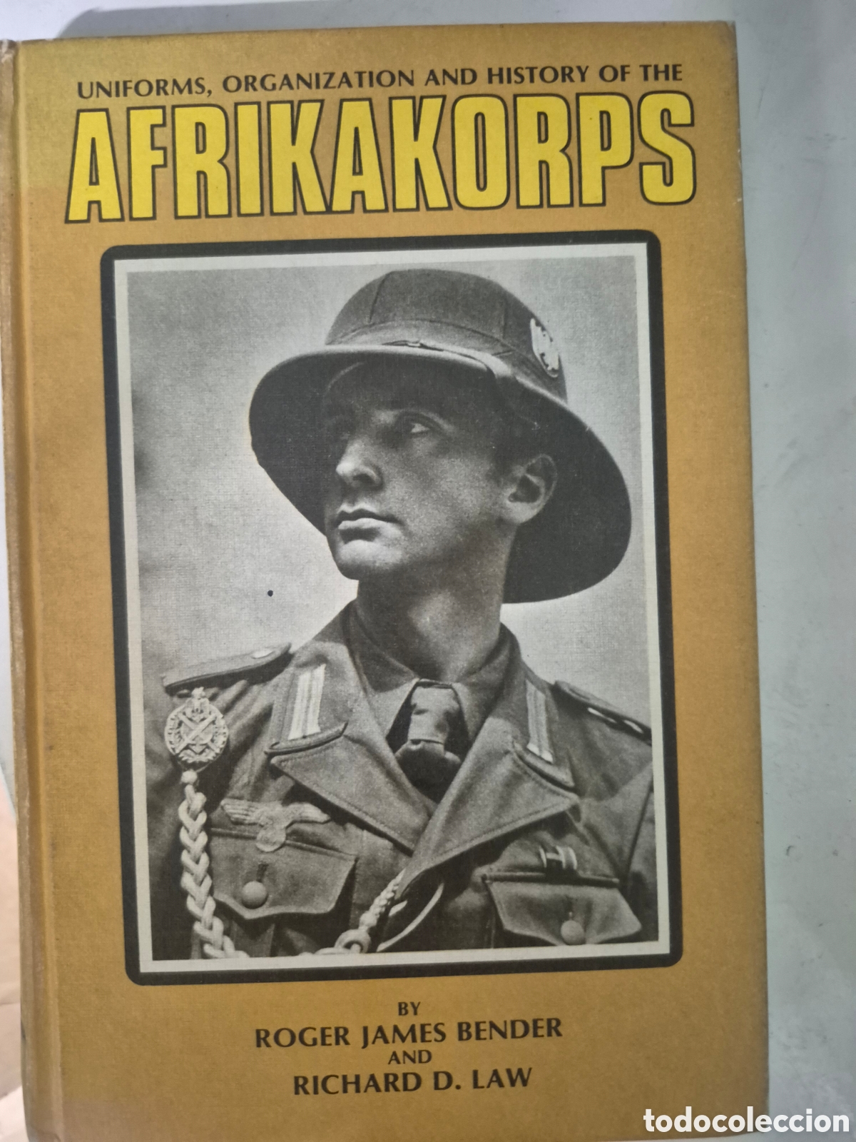 Libros de segunda mano: Afrikakorps. Uniforms, organization &history