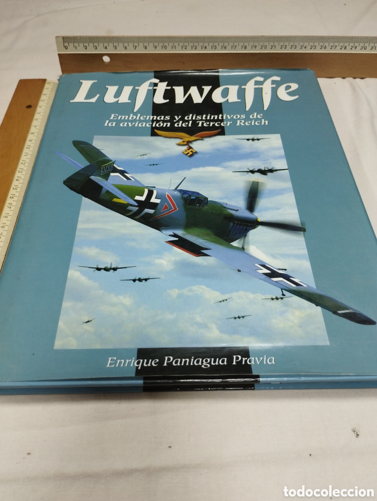 Libros de segunda mano: Luftwaffe. Emblemas y distintivos de la aviaci&oacute;n del Tercer Reich. Enrique Paniagua, 2000