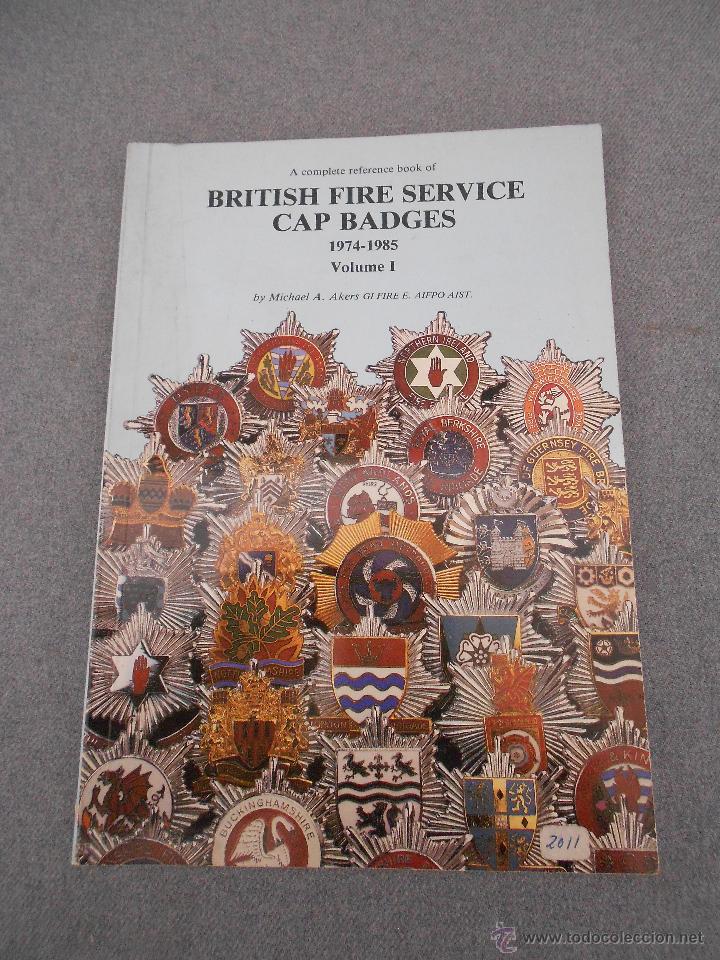 Libros de segunda mano: INSIGNIAS DE SERVICIO DE BOMBEROS BRITANICOS - Foto 1