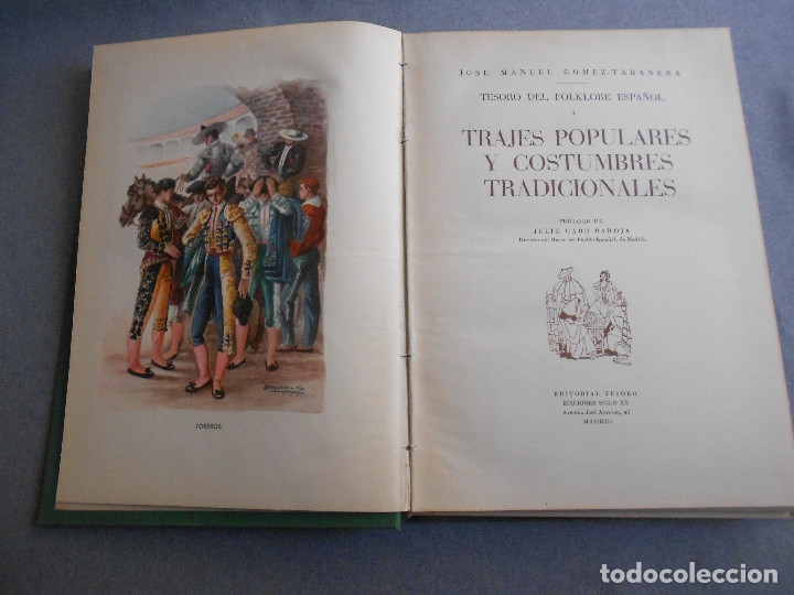 Libros de segunda mano: TRAJES POPULARES Y COSTUMBRES TRADICIONALES - Foto 2
