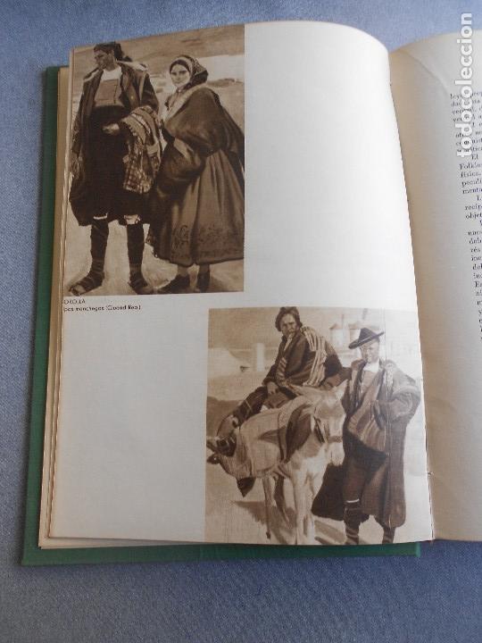 Libros de segunda mano: TRAJES POPULARES Y COSTUMBRES TRADICIONALES - Foto 3