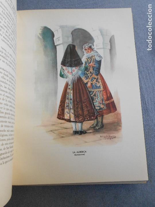 Libros de segunda mano: TRAJES POPULARES Y COSTUMBRES TRADICIONALES - Foto 4