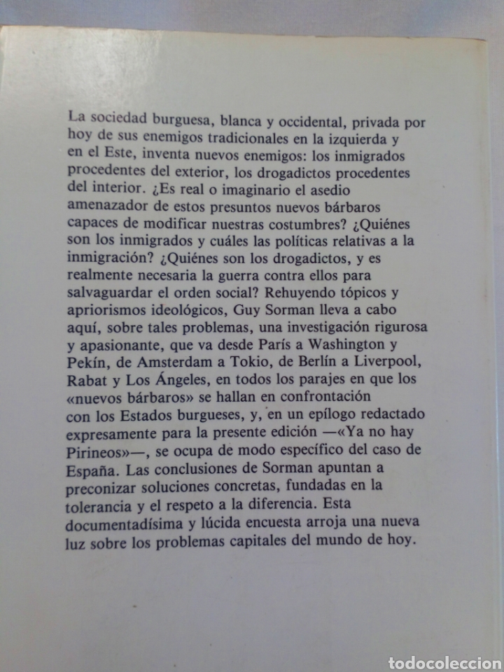 Libros de segunda mano: Esperando a los b&aacute;rbaros. Guy Sorman. como nuevo - Foto 2